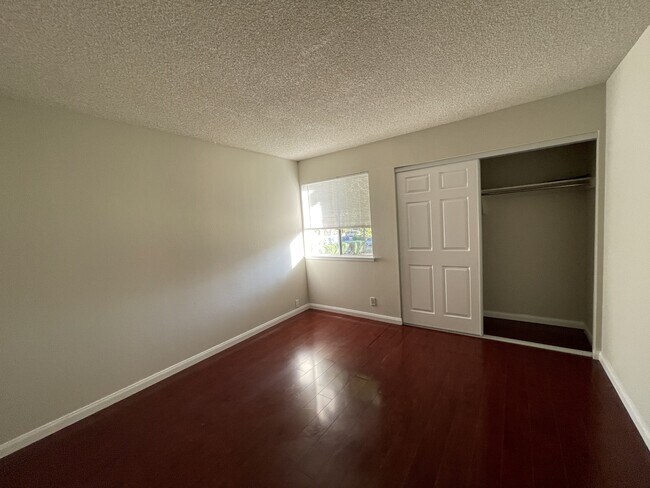 Photo - 1575 Drake Dr