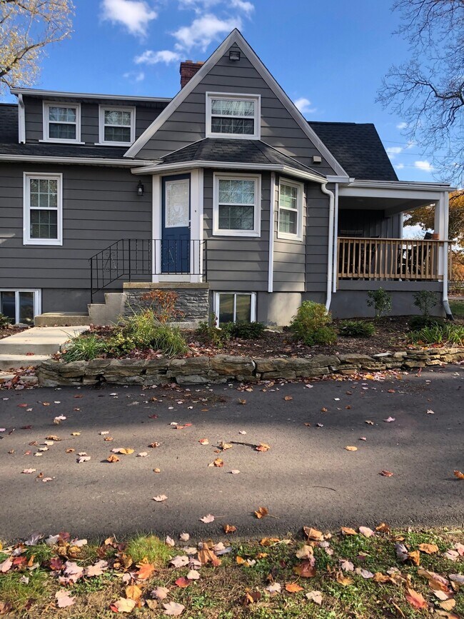 Photo - 612 S Cleveland Massillon Rd