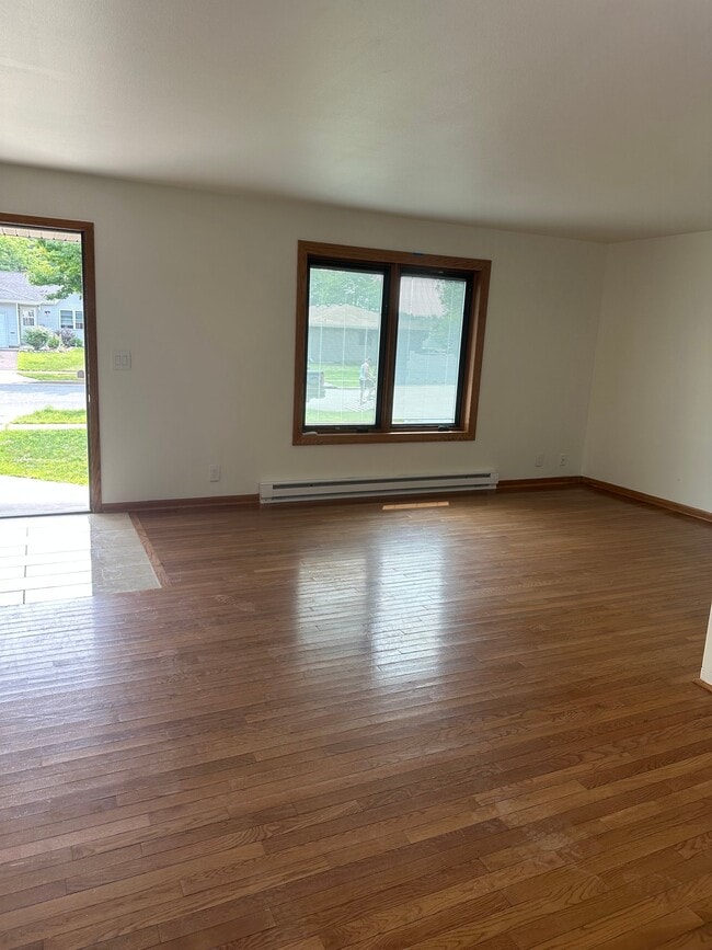 Photo - 3644 Livingston Ln