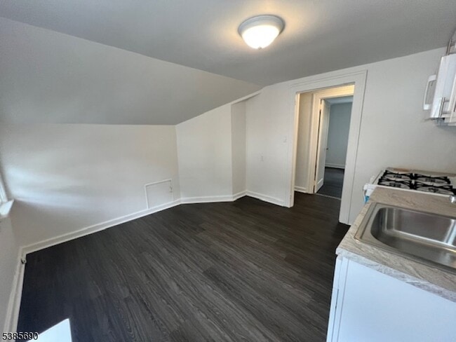 Building Photo - 27 Main Ave Rental