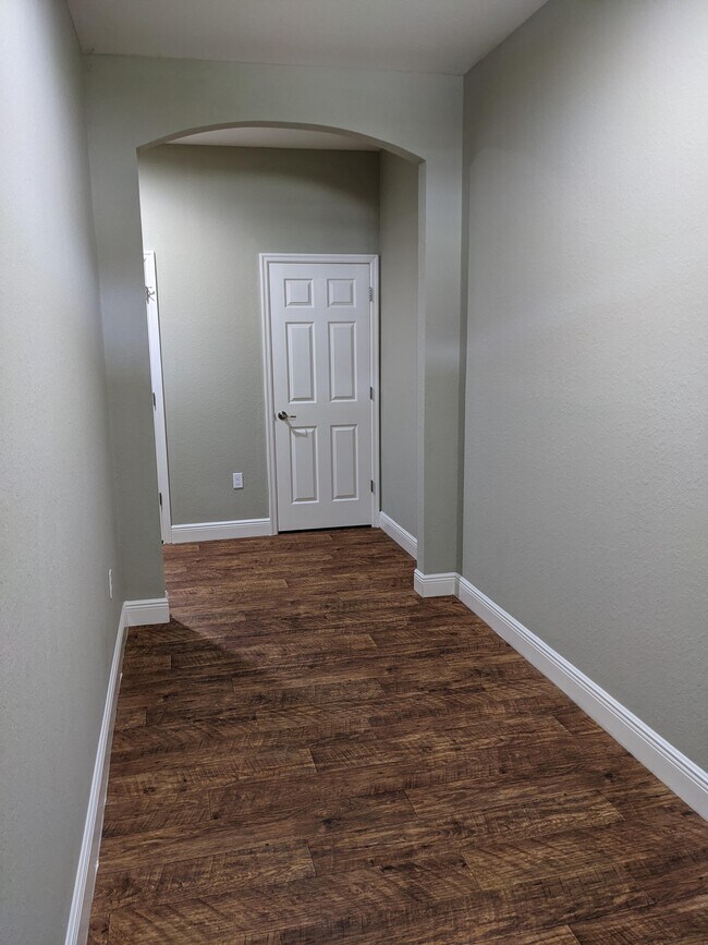 Foyer - 5107 Summer Brooke Ln