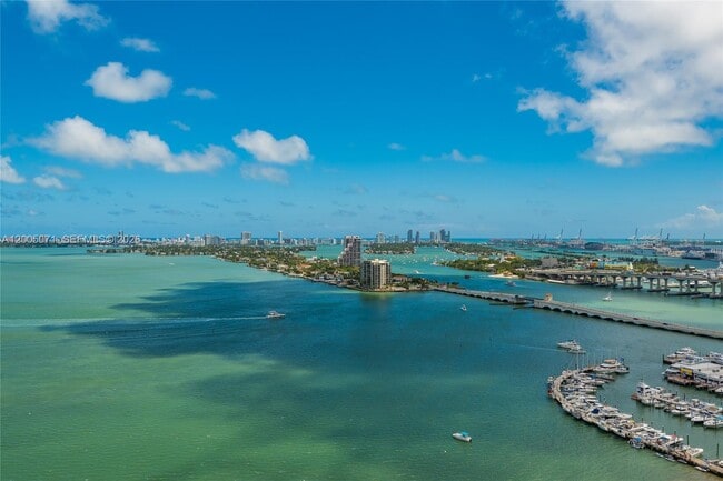 Photo - 488 NE 18th St Unidad 2512