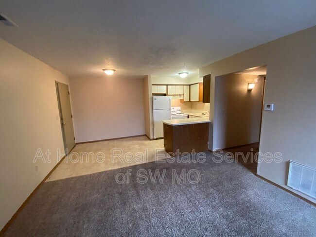 Photo - 2850 S Rogers Ave Unit Apt #3