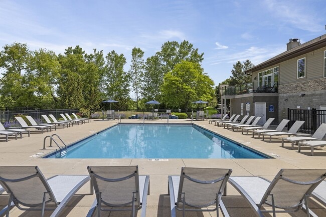 Saddlebrook Apartments Heated Outdoor Swimming Pool