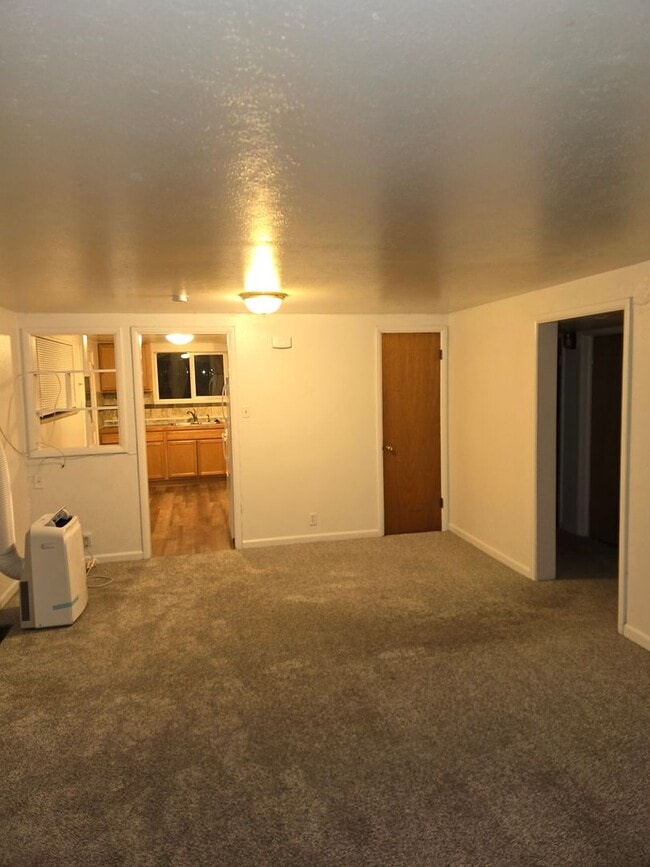 Photo - 2 Bed 1 Bath Garden Level Duplex