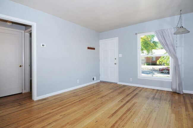Photo - 710 N Oakley St Unidad 710 N Oakley Street