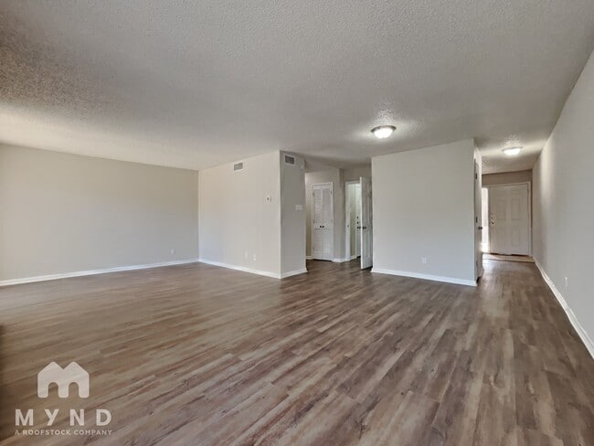 Photo - 6212 Geneva Ave