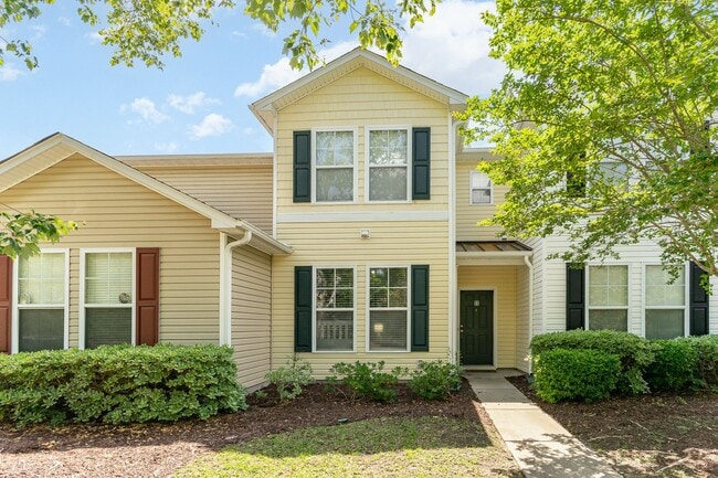 Building Photo - BEAUTIFUL - Lakefront Living – 3BR/3BA Tow... Rental