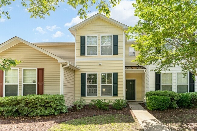 Building Photo - BEAUTIFUL - Lakefront Living – 3BR/3BA Tow... Rental