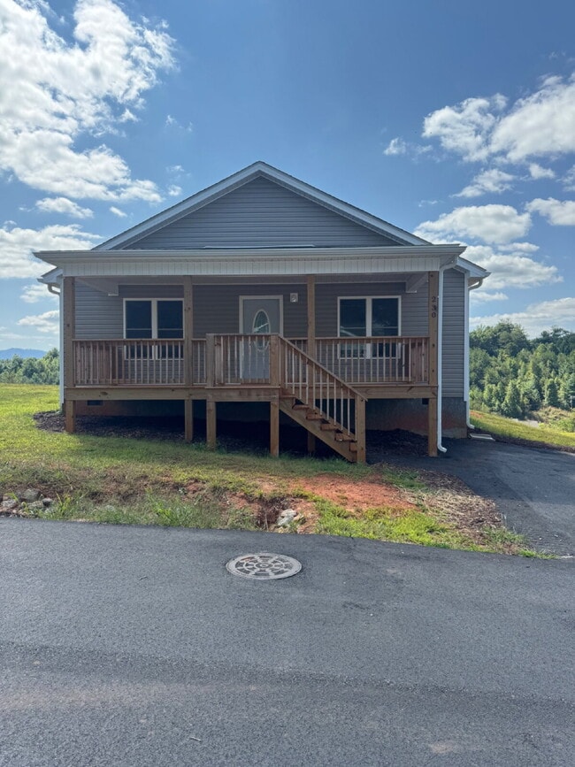 Building Photo - "Charming 3-Bed Retreat with Granite Touch... Rental