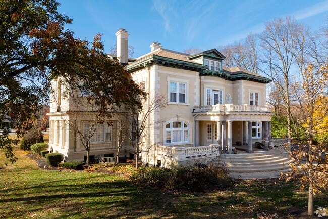 Photo - Mansion Row Apartments