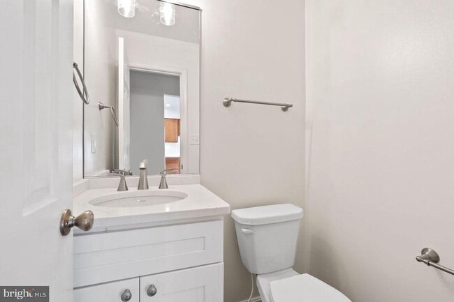 Photo - 28 Salthill Ct