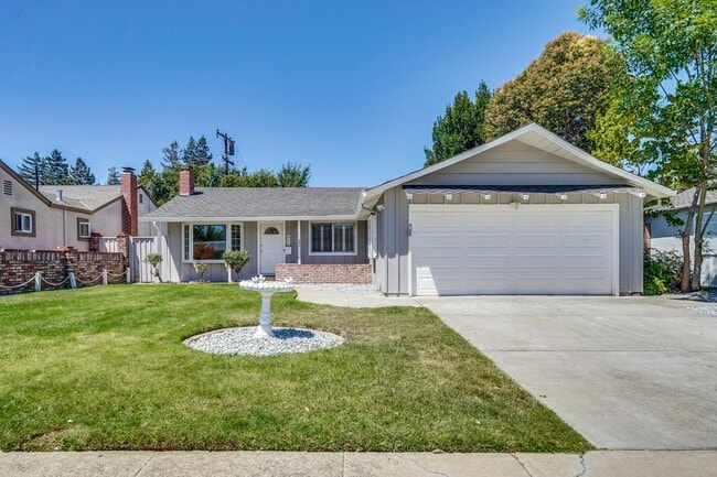 Building Photo - Coming Soon: Updated 3 Bedroom Gem near St... Rental