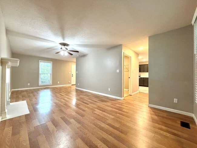 Photo - 1909 Needmore Rd