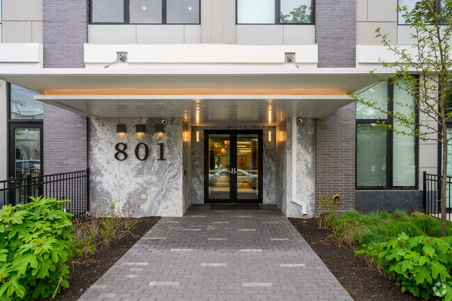 Photo - 801 N Fairfax St