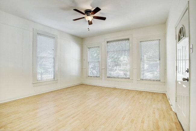 Photo - 1127 Yale St Unit B