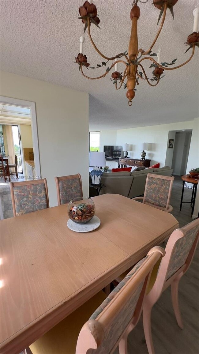 Photo - 2000 Towerside Terrace Unidad 711