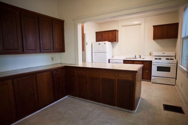 Photo - Live in a historic house close to UNC - Cameron-McCauley Historic District!