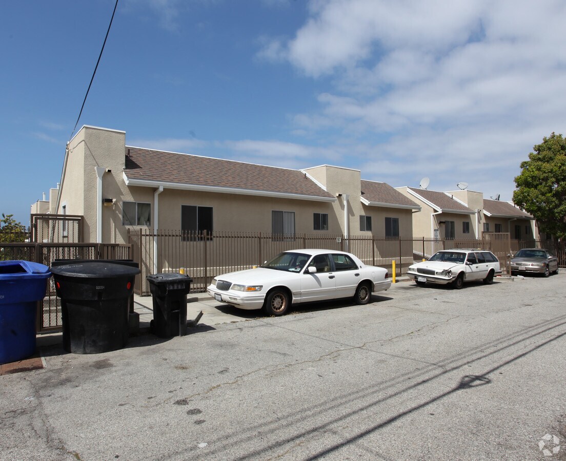 Photo - Monica Manor