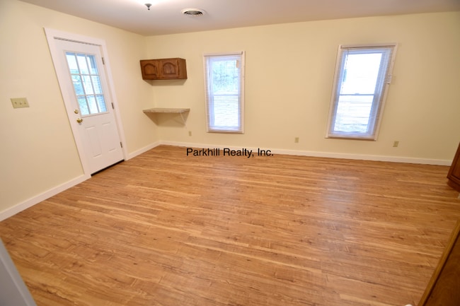 Photo - 308 Wood St