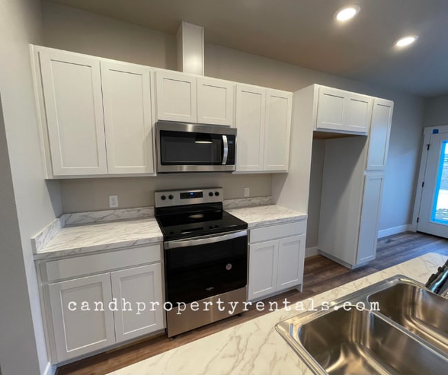Photo - 6075 Northstead Ave
