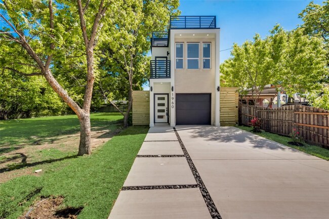 Photo - 1960 Toronto St Casa