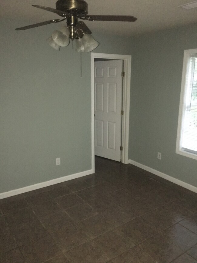 Master Bedroom - 304 N Cummings St