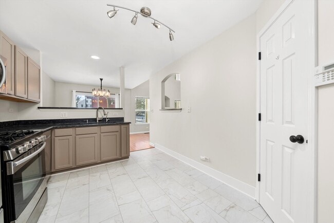 Photo - 898 McKenzie Station Dr