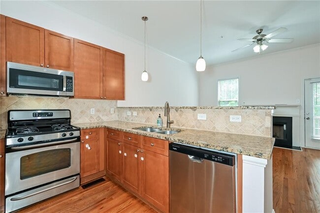 Photo - 1915 Sterling Oaks Cir NE