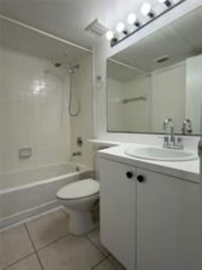 Photo - 2803 N Oakland Forest Dr Unit 304