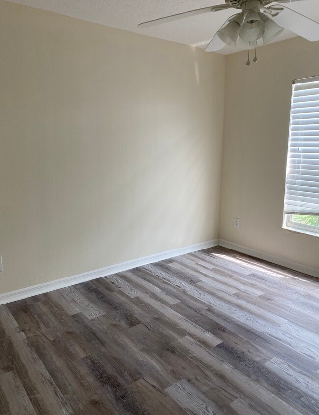 Photo - 2407 Deercroft Dr