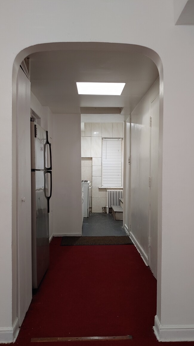 Building Photo - 1720 W 76th St Unit 202