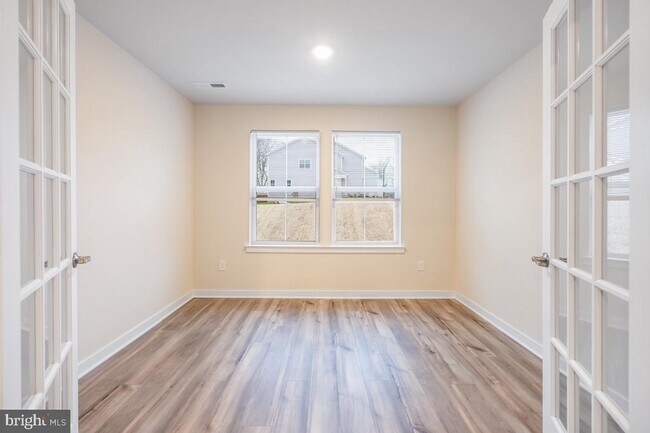 Photo - 923 Magnolia Ln