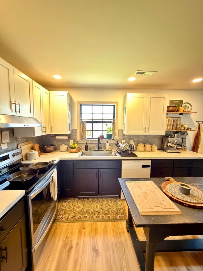 Photo - 60 Carriage House Dr