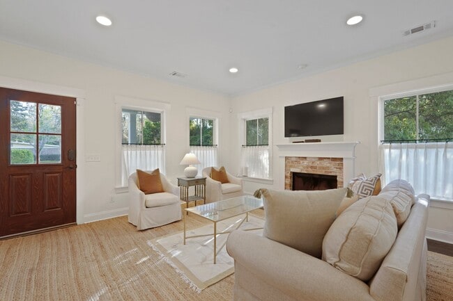 Photo - 15 Government Rd