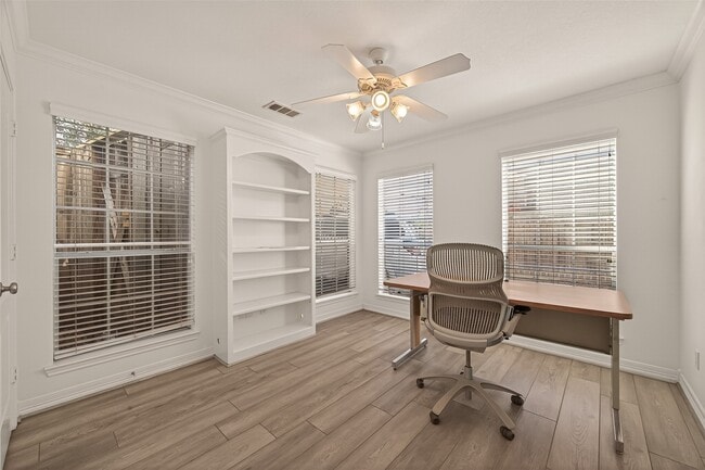 Photo - 5217 Blossom St Unidad B