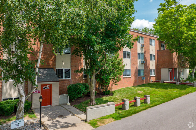 Building Photo - Manlius Academy Rental