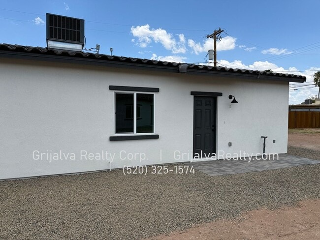 Building Photo - BRAND NEW BUILD! 3 BD, 2 BA and 2 BD, 1 BA Duplex Units (Irvington/6th Ave)