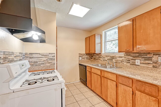 14427 Campden Hill Rd