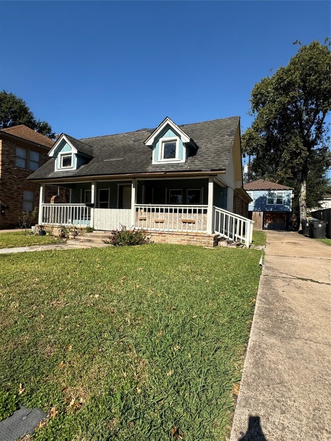 Photo - 1411 Godwin St