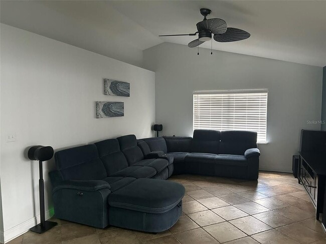 Photo - 947 Wages Way