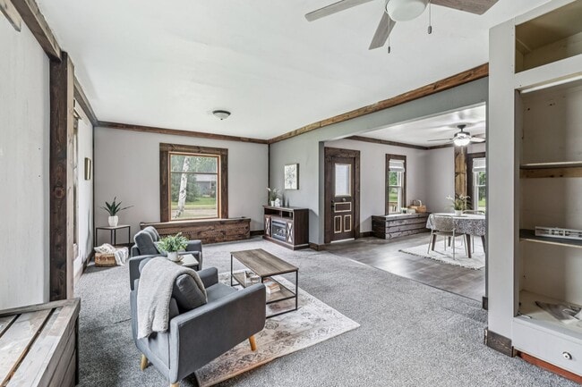 Photo - Charming 3-Bedroom Home with Spacious Back...