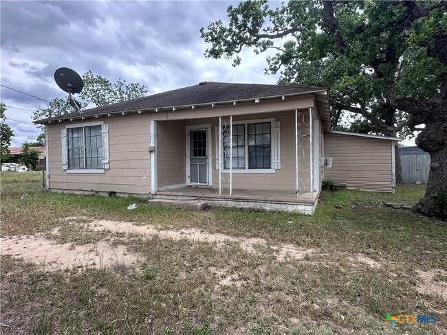 Building Photo - 921 E Courthouse St