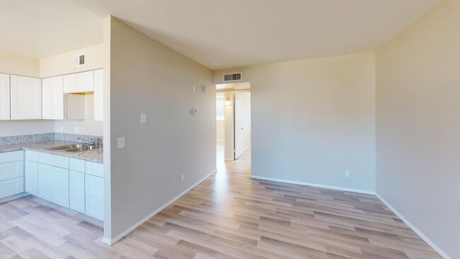 Photo - 960 S Mara Dr