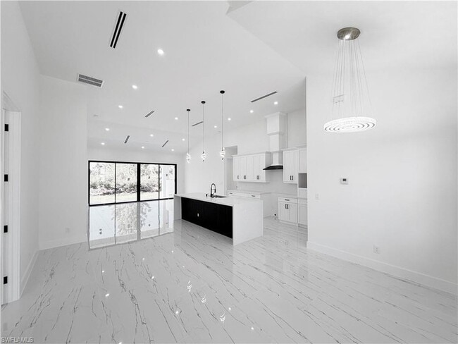 Photo - 2607 49th St W