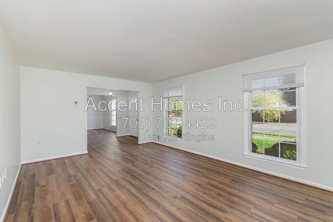Photo - 8238 Riverside Rd