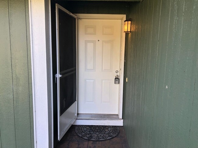 Photo - Updated 3 bedroom 2 bath house in Eugene!