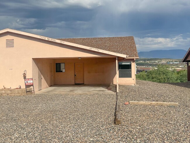 Building Photo - DUPLEX APARTMENT - CAMP VERDE