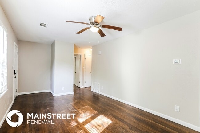 Photo - 8906 Richards Dr