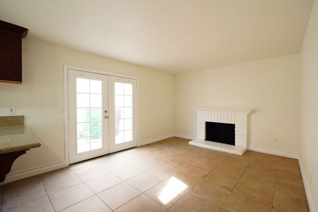 Photo - 14696 Joshua Tree Ave Unidad 1